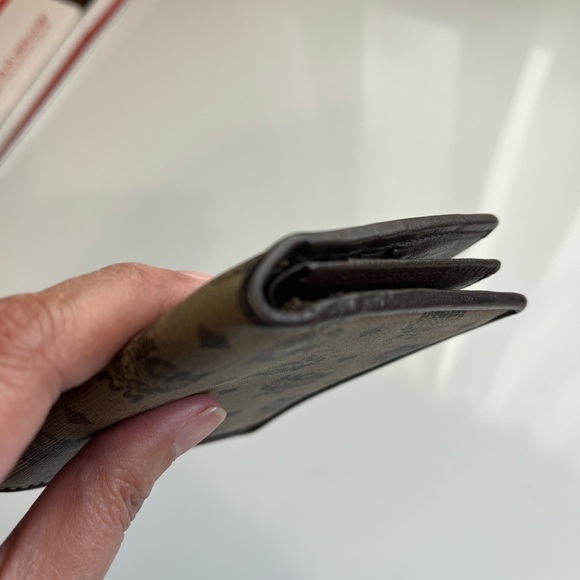 MCM SMALL MONOGRAM MEN’S WALLET - Picture 11 of 12